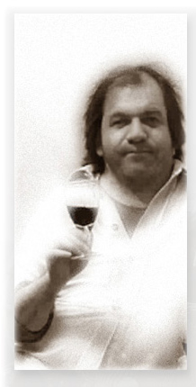 Michael Sapp mit Weinglas